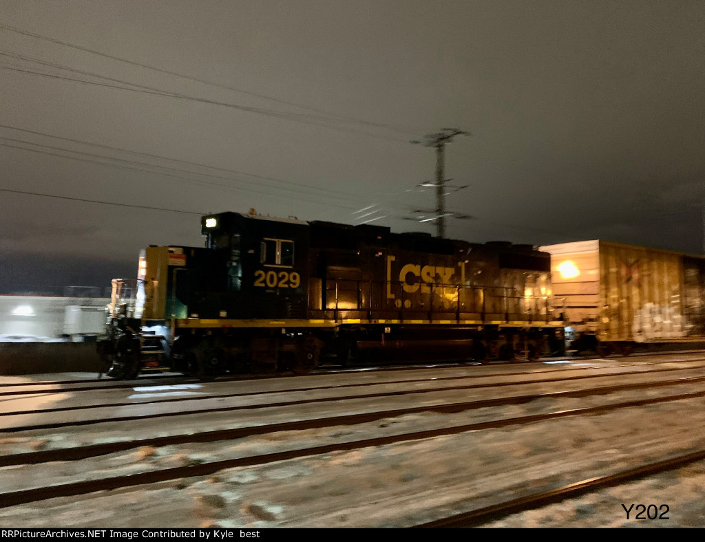 CSX 2029 on Y202